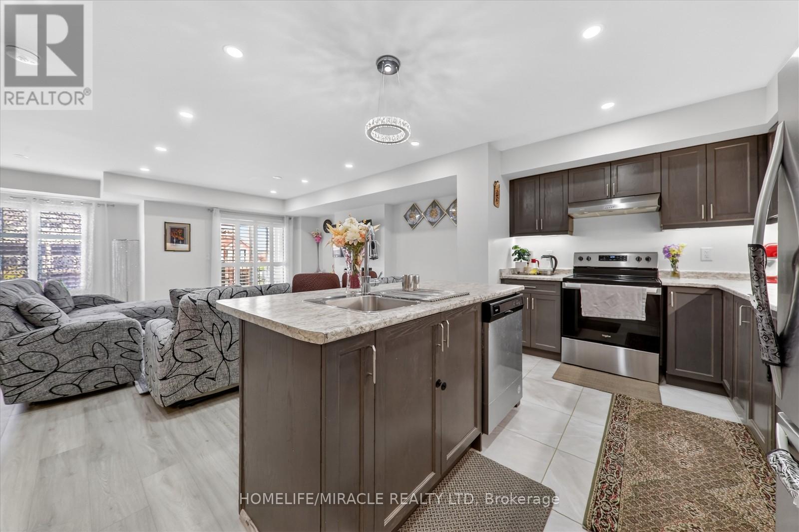 73 Sutcliffe Drive, Whitby, Ontario  L1R 0R4 - Photo 12 - E13228560