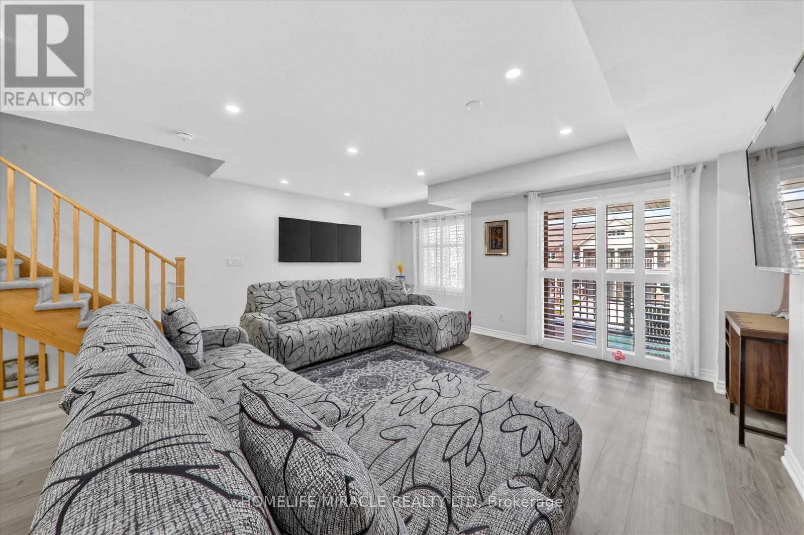 73 Sutcliffe Drive, Whitby, Ontario  L1R 0R4 - Photo 18 - E13228560