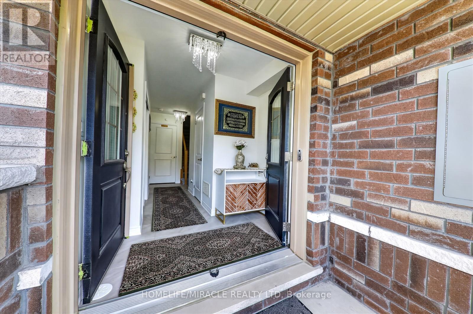 73 Sutcliffe Drive, Whitby, Ontario  L1R 0R4 - Photo 6 - E13228560