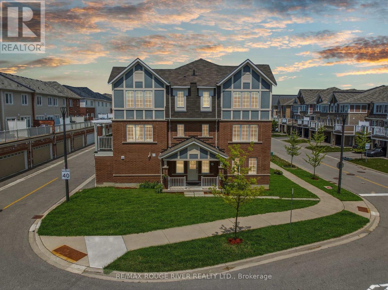 2402 Fall Harvest Crescent, Pickering, Ontario  L1X 0G2 - Photo 44 - E13228594