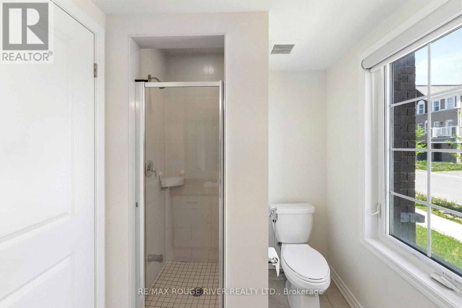 2402 Fall Harvest Crescent, Pickering, Ontario  L1X 0G2 - Photo 9 - E13228594