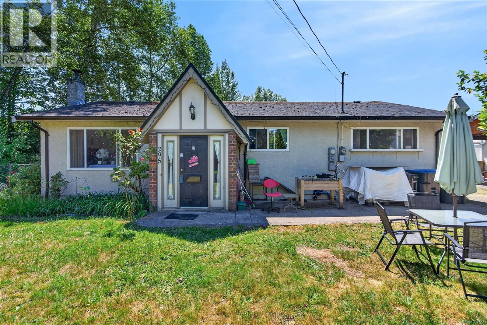 295 Centennial Dr, Courtenay, British Columbia