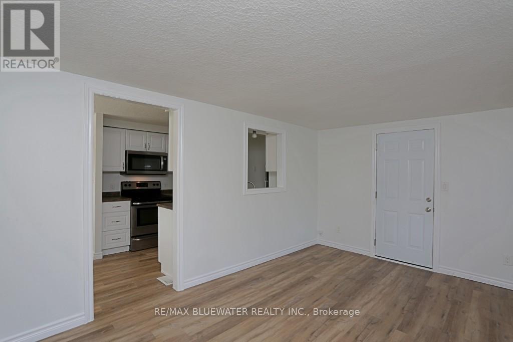 23 Pebble Beach Parkway E, South Huron, Ontario  N0M 1T0 - Photo 12 - X13213356
