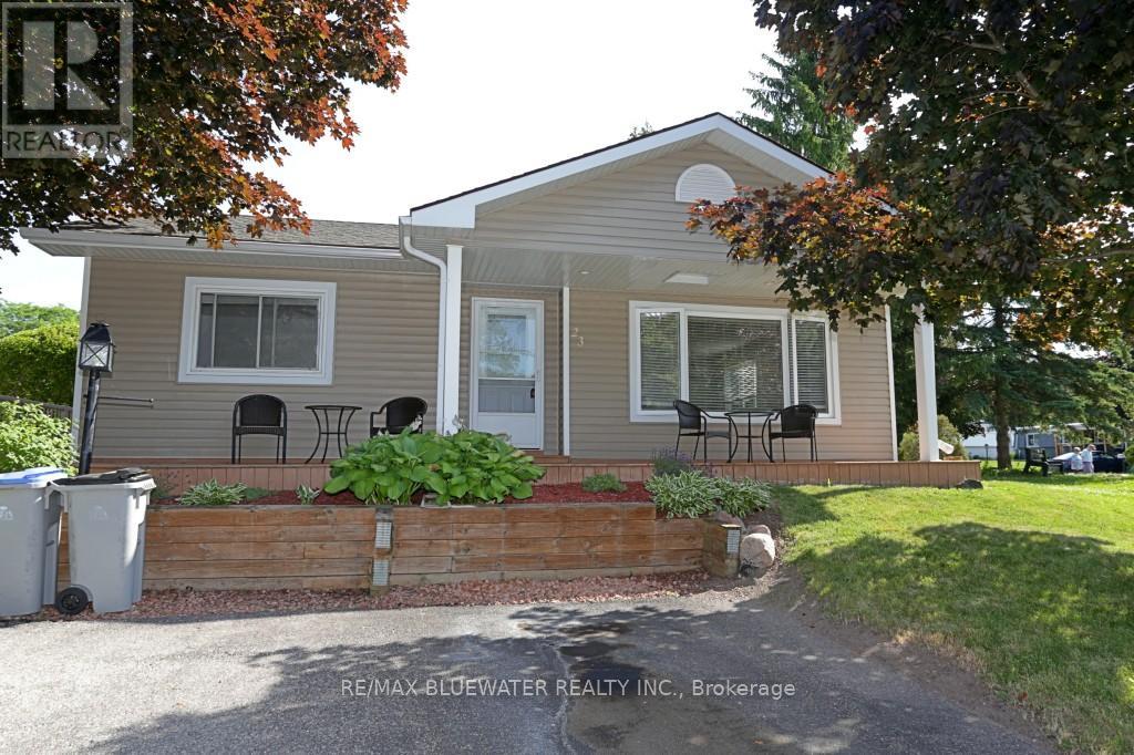 23 Pebble Beach Parkway E, South Huron, Ontario  N0M 1T0 - Photo 2 - X13213356