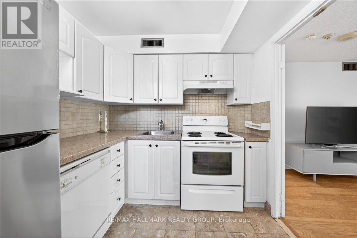 1506 - 55 Centre Avenue, Toronto, Ontario M5G 2H5 - Photo 10 - C13228842
