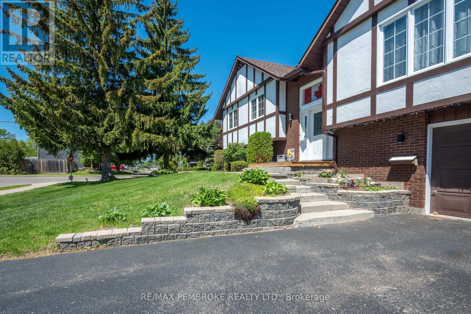 399 Chamberlain Street, Pembroke, Ontario  K8A 8C3 - Photo 11 - X13229046