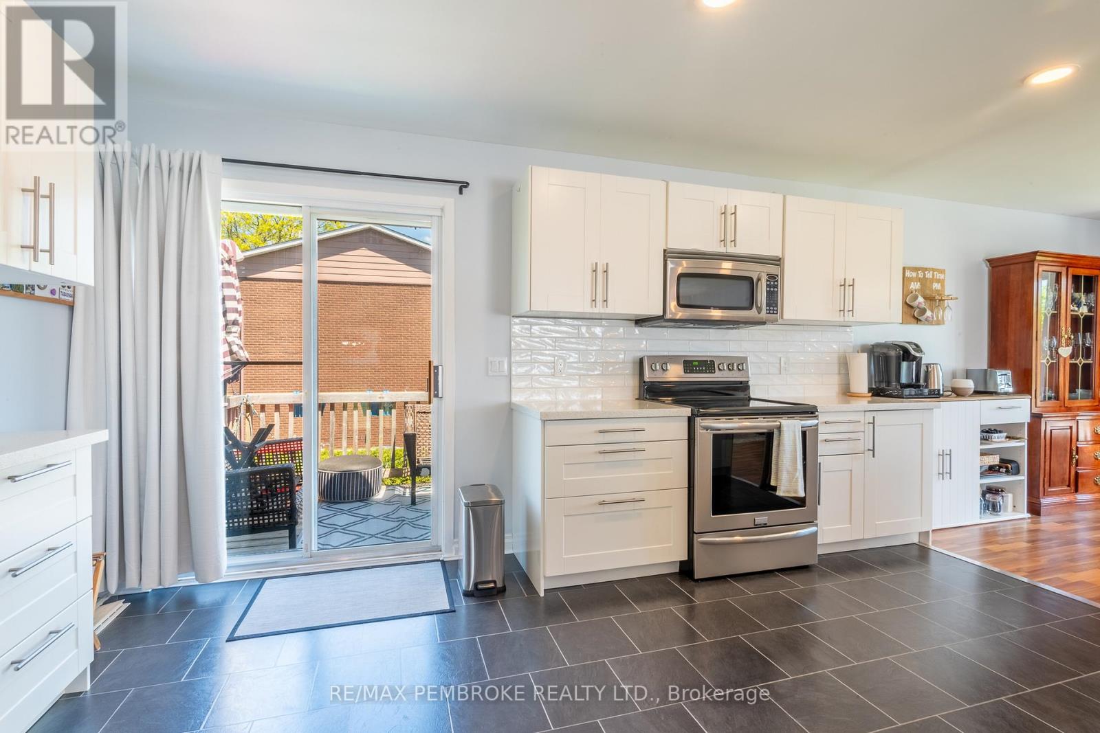 399 Chamberlain Street, Pembroke, Ontario  K8A 8C3 - Photo 14 - X13229046