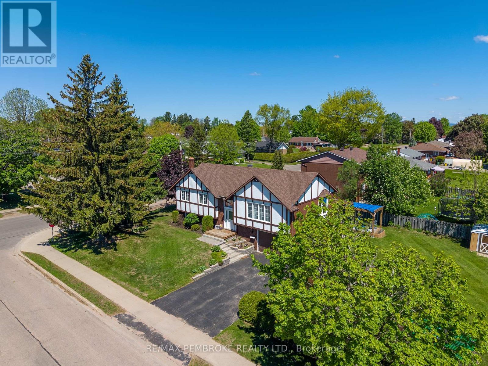 399 Chamberlain Street, Pembroke, Ontario  K8A 8C3 - Photo 2 - X13229046