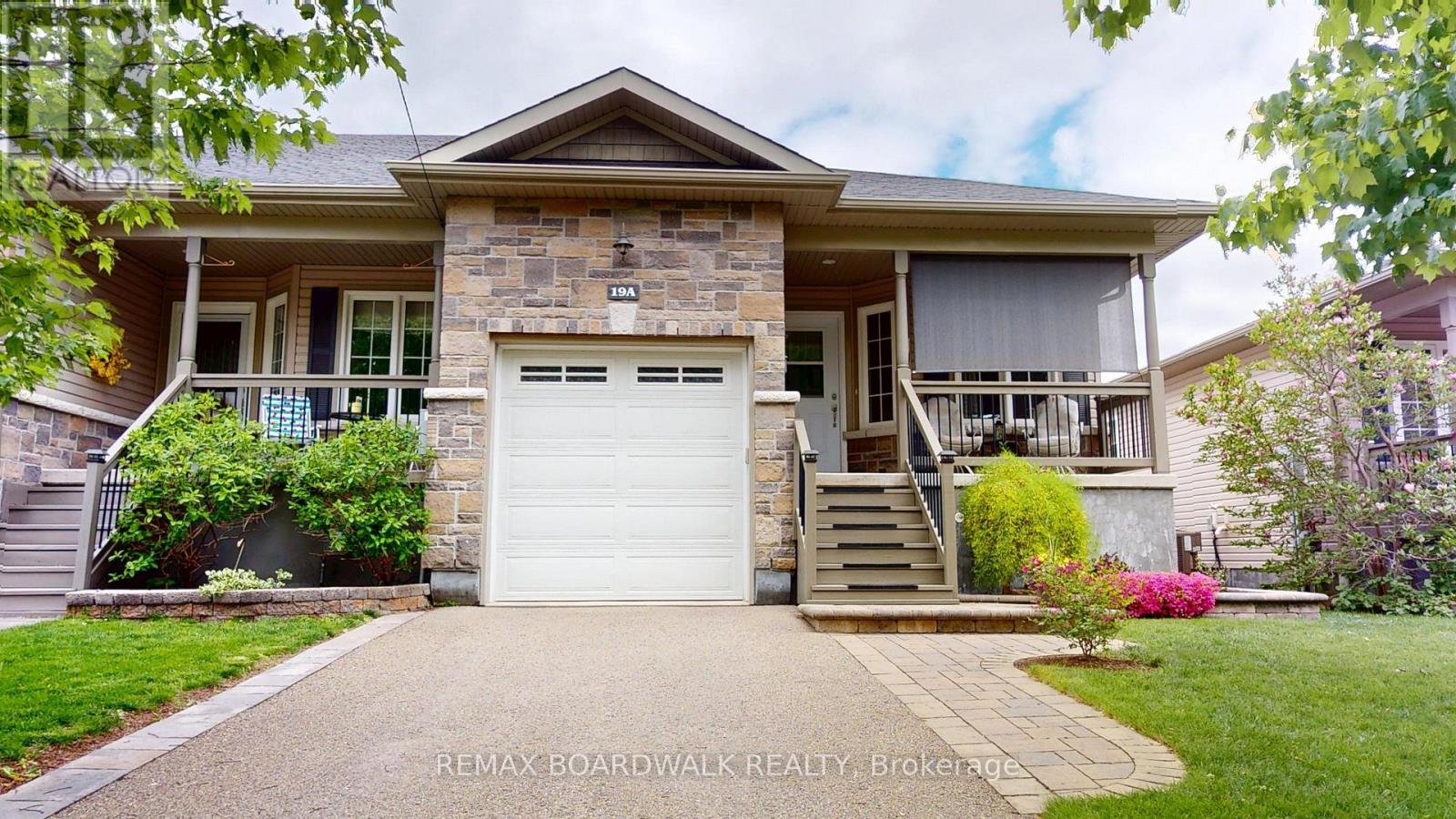 19A CENTRE STREET, Brockville, Ontario