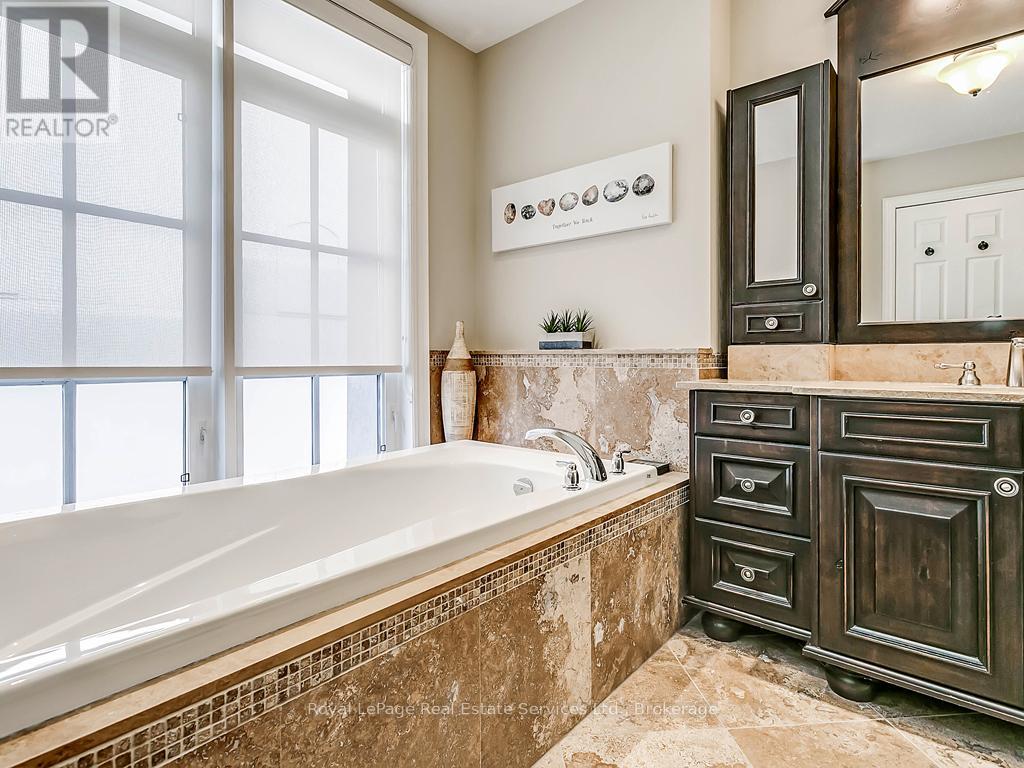 104 Wilson Street, Oakville, Ontario  L6K 1E1 - Photo 17 - W13229008