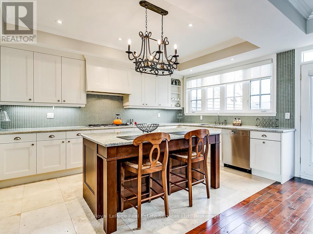 104 Wilson Street, Oakville, Ontario  L6K 1E1 - Photo 4 - W13229008