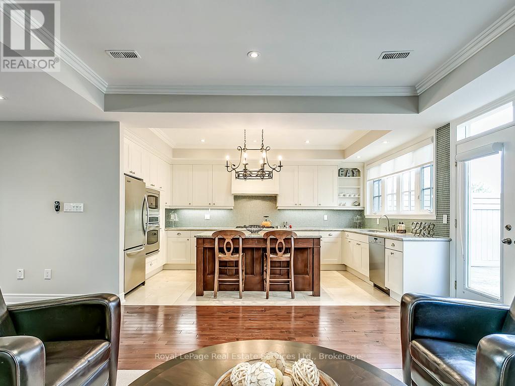 104 Wilson Street, Oakville, Ontario  L6K 1E1 - Photo 6 - W13229008