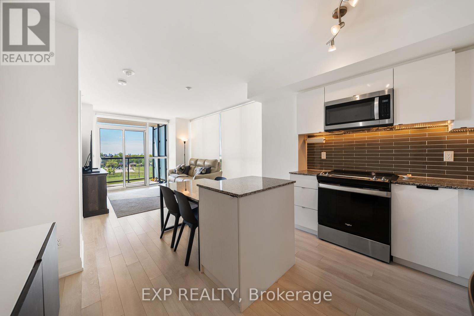 610 - 1461 Lawrence Avenue W, Toronto, Ontario  M6L 1B3 - Photo 2 - W13228562