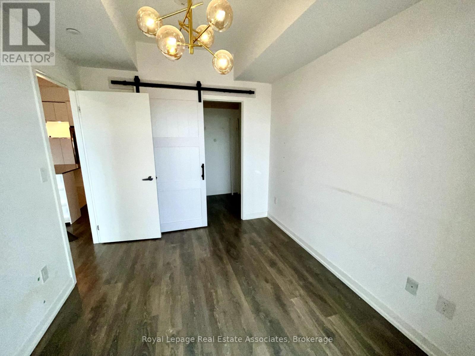 1307 - 2520 Eglinton Avenue W, Mississauga, Ontario  L5M 0Y4 - Photo 3 - W13228614