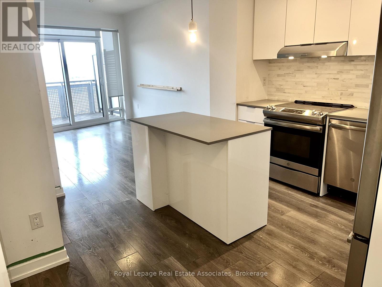 1307 - 2520 Eglinton Avenue W, Mississauga, Ontario  L5M 0Y4 - Photo 5 - W13228614