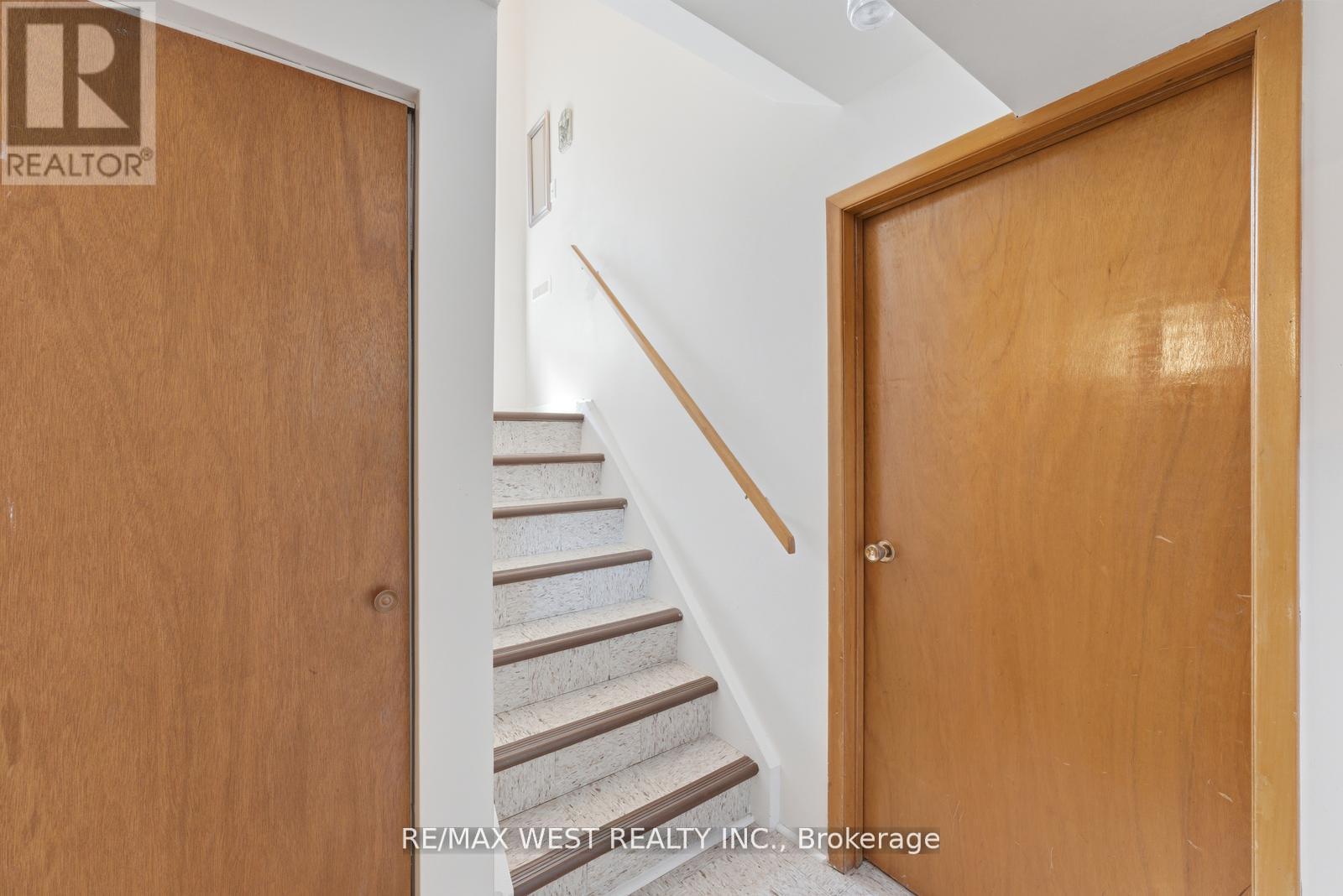 7066 Magic Court, Mississauga, Ontario  L4T 3A1 - Photo 22 - W13228660