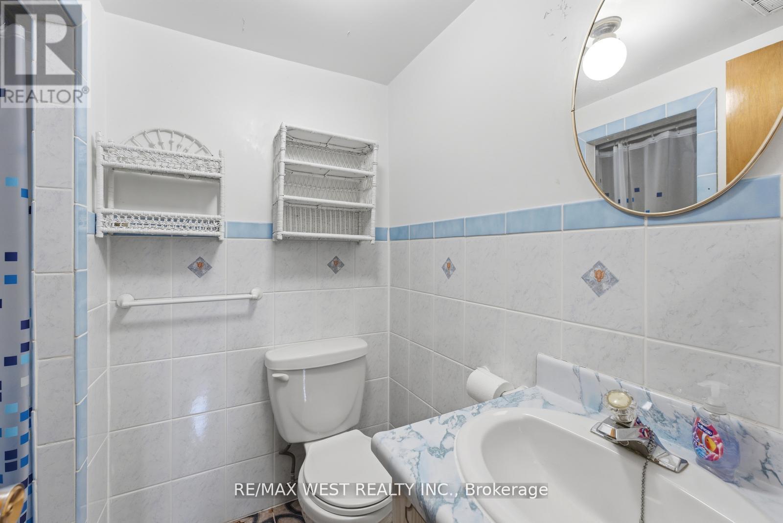 7066 Magic Court, Mississauga, Ontario  L4T 3A1 - Photo 30 - W13228660
