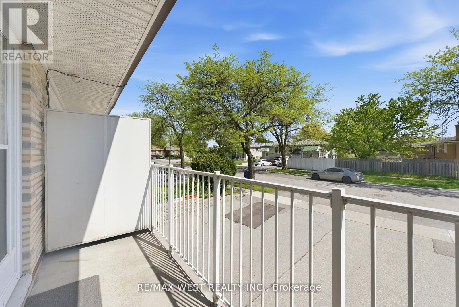 7066 Magic Court, Mississauga, Ontario  L4T 3A1 - Photo 32 - W13228660