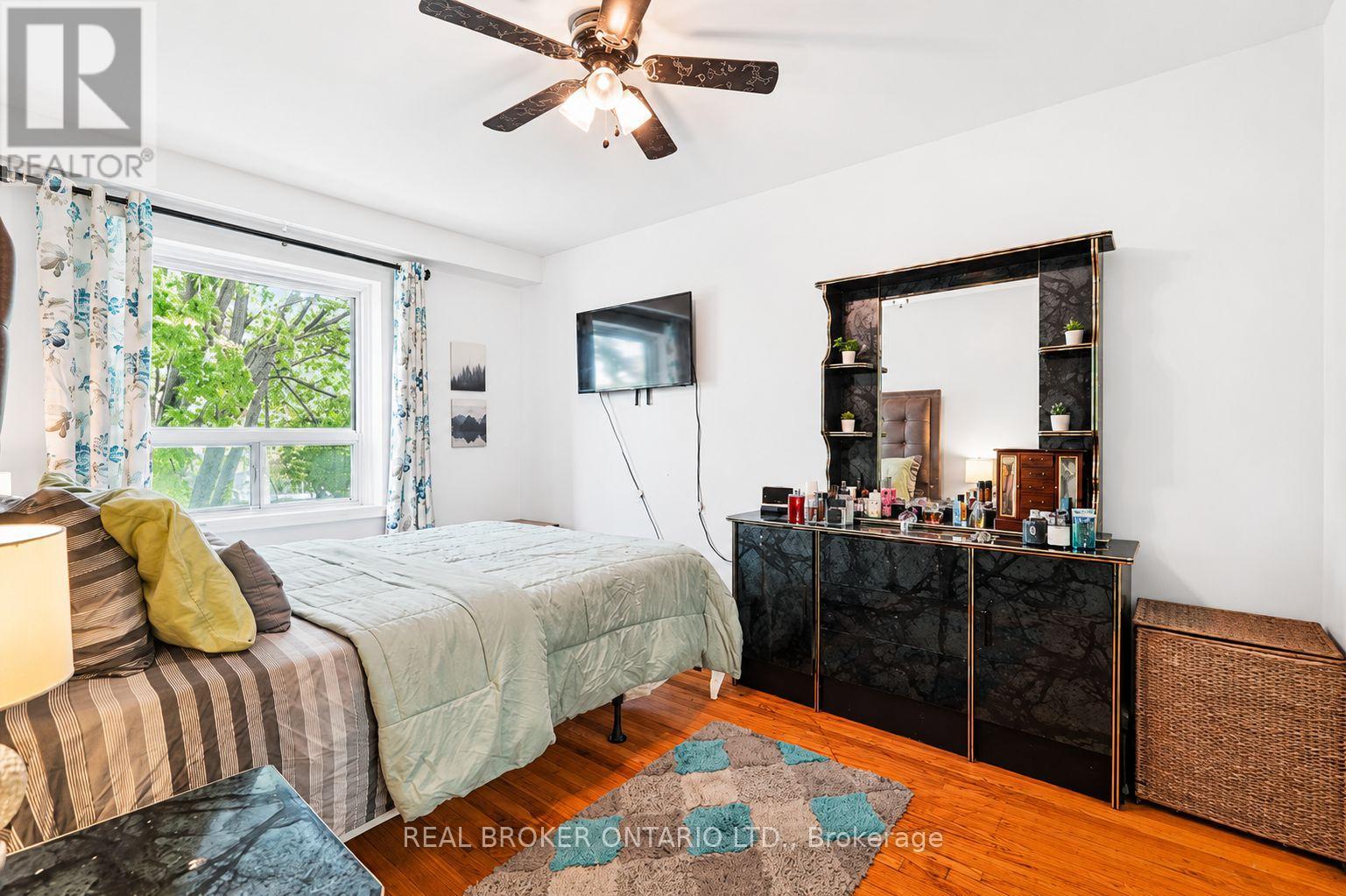 3106 Redbank Crescent, Mississauga, Ontario  L4T 1V1 - Photo 14 - W13228664
