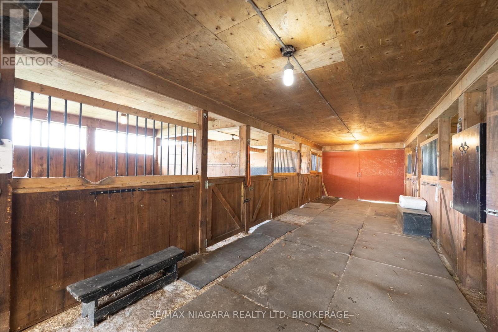 8001 Netherby Road, Niagara Falls, Ontario  L3B 5N7 - Photo 22 - X13229050