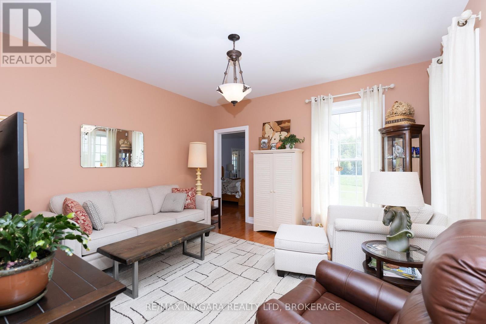 8001 Netherby Road, Niagara Falls, Ontario  L3B 5N7 - Photo 35 - X13229050