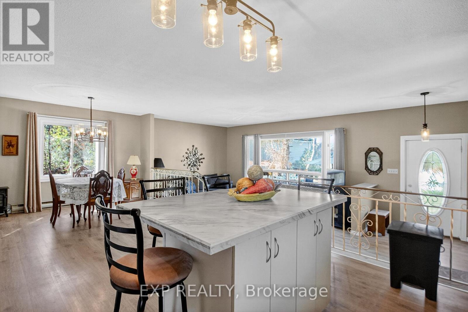 96 Constance Lake Road, Ottawa, Ontario K2K 1X7 - Photo 12 - X12465998