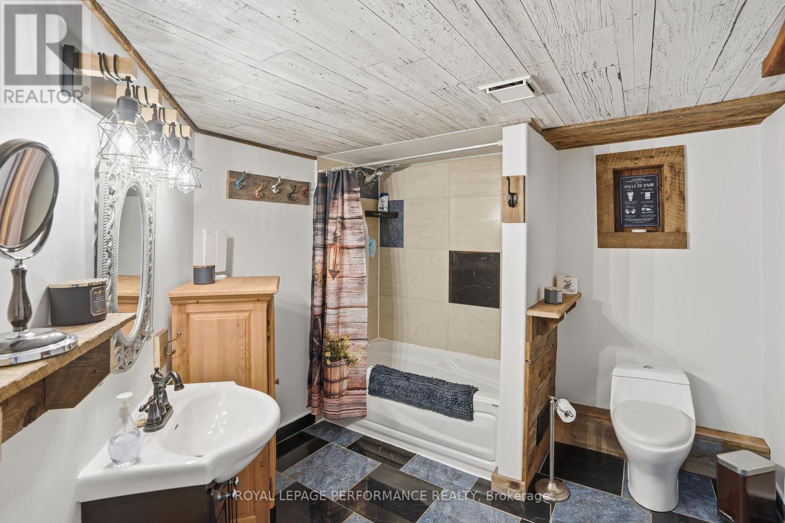 961 Boundary Road, Alfred And Plantagenet, Ontario  K0B 1C0 - Photo 12 - X13228980