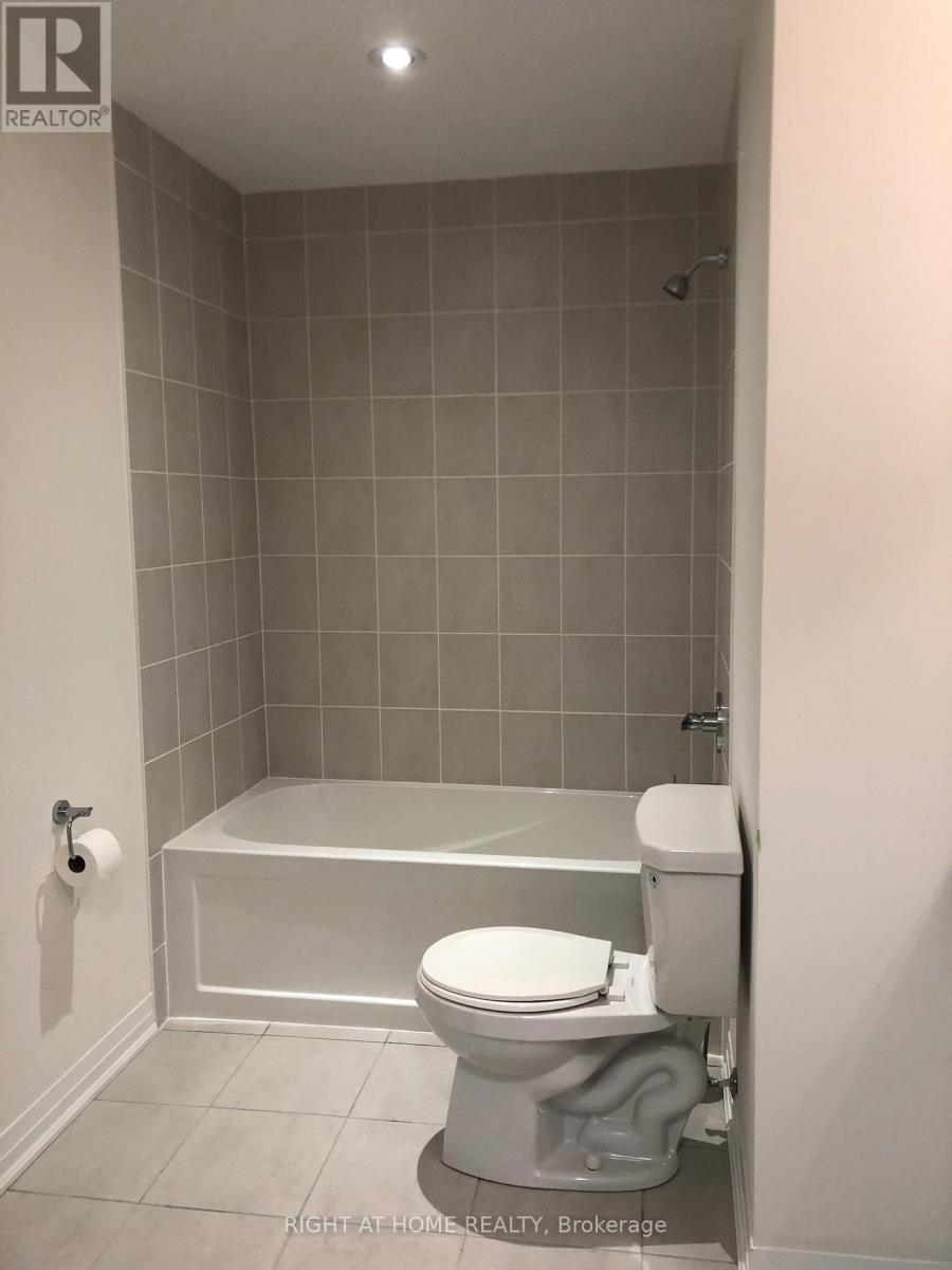 38 - 650 Atwater Avenue, Mississauga, Ontario  L5G 4K7 - Photo 20 - W13221506