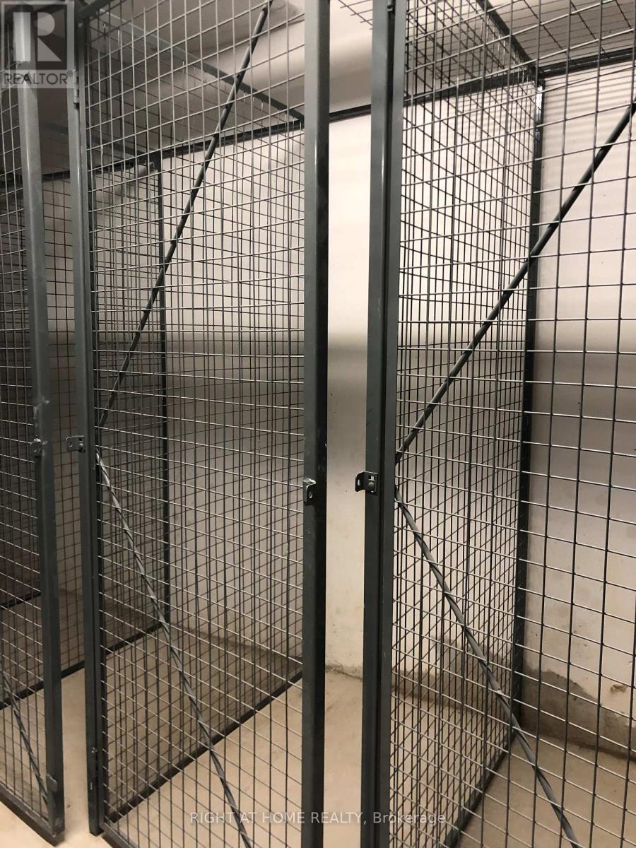 38 - 650 Atwater Avenue, Mississauga, Ontario  L5G 4K7 - Photo 22 - W13221506