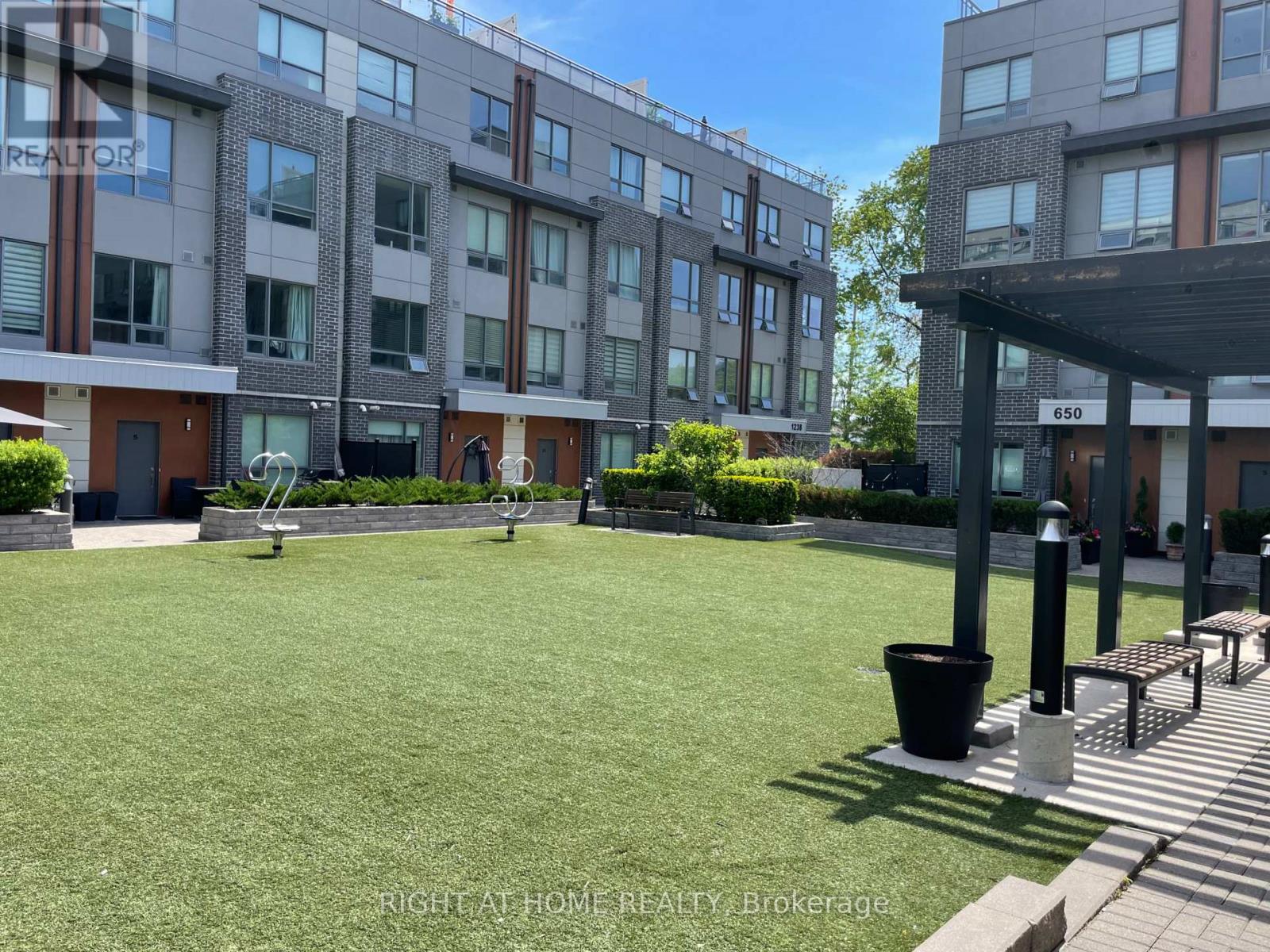 38 - 650 Atwater Avenue, Mississauga, Ontario  L5G 4K7 - Photo 24 - W13221506