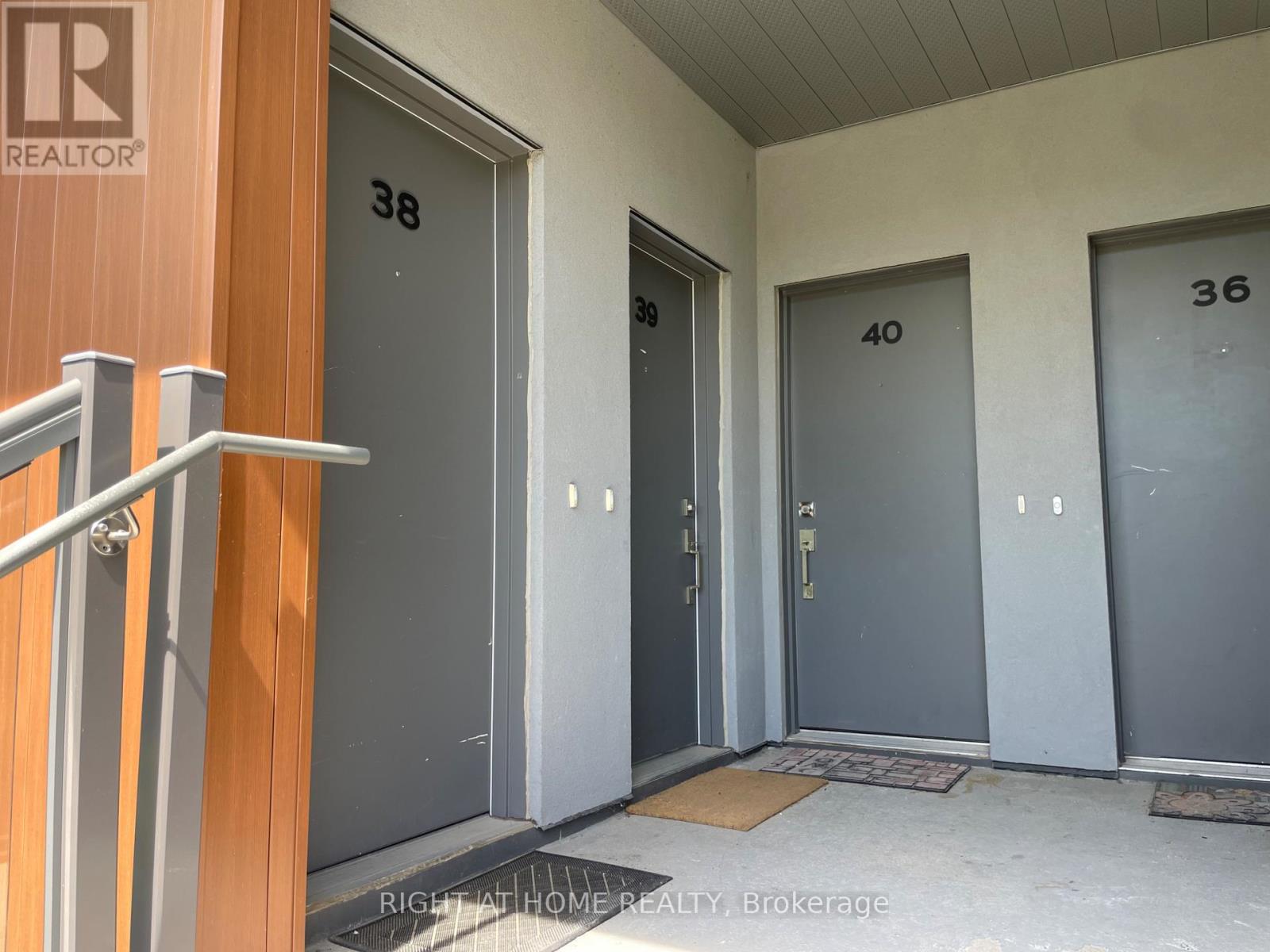 38 - 650 Atwater Avenue, Mississauga, Ontario  L5G 4K7 - Photo 4 - W13221506