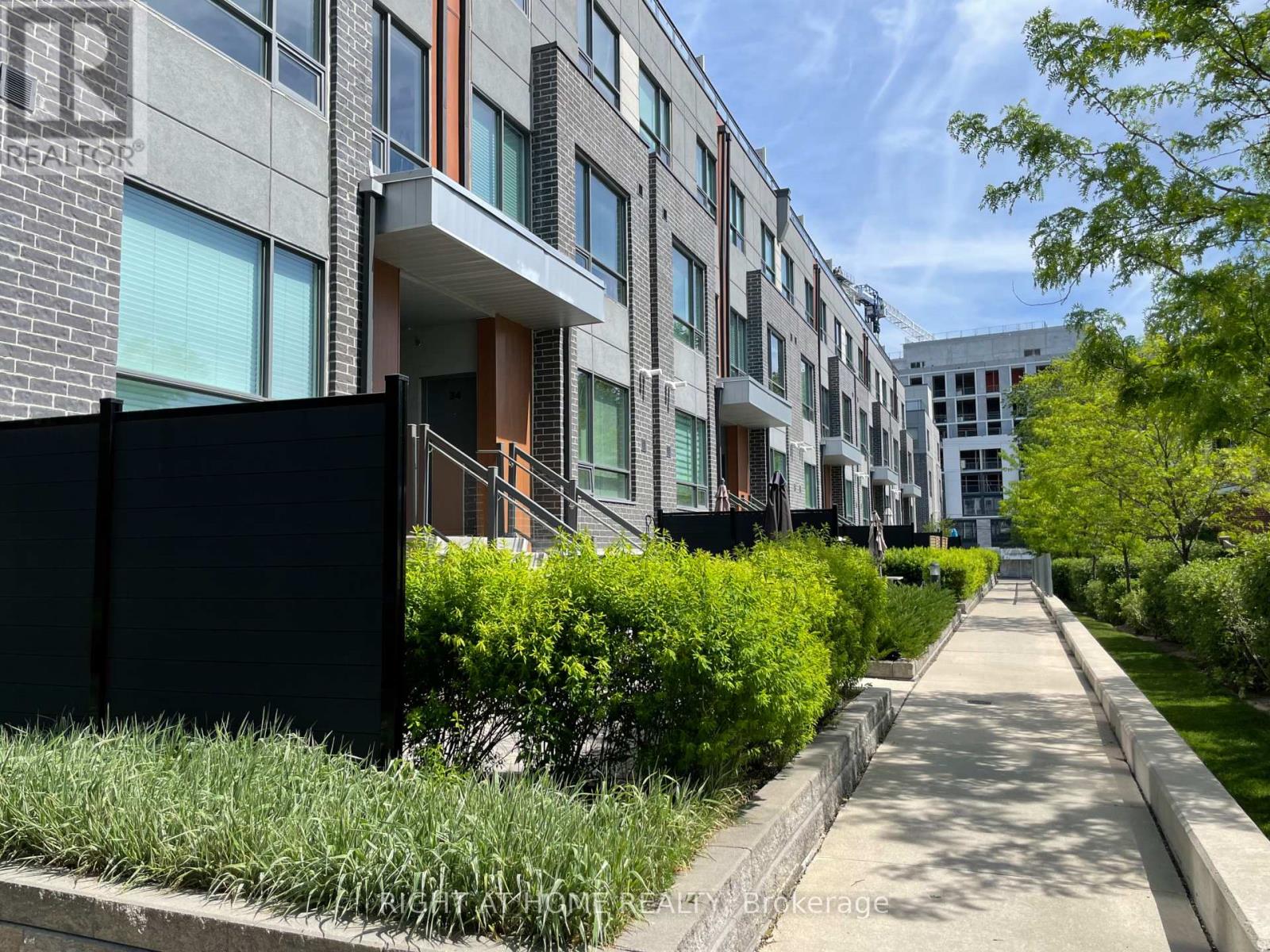 38 - 650 Atwater Avenue, Mississauga, Ontario  L5G 4K7 - Photo 3 - W13221506