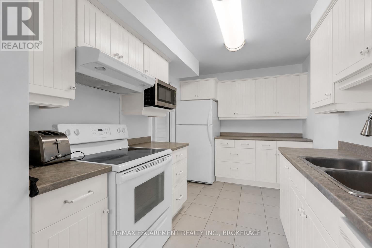 1007 - 35 Towering Heights Boulevard, St. Catharines, Ontario  L2T 3G8 - Photo 7 - X13228696