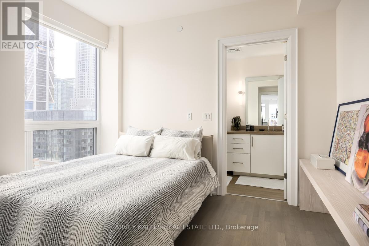 1906 - 88 Cumberland Street, Toronto, Ontario  M5R 1B9 - Photo 16 - C13228854