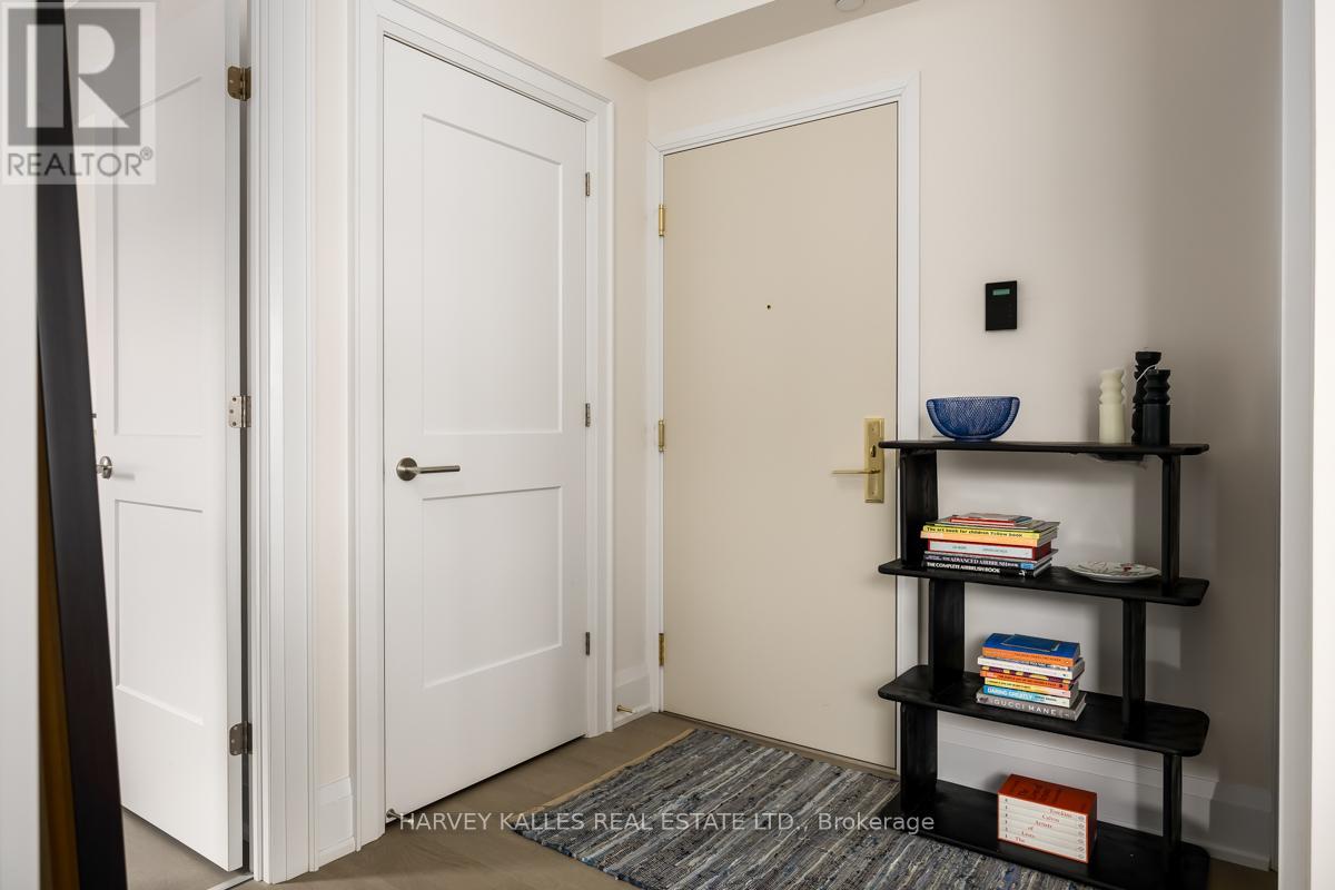 1906 - 88 Cumberland Street, Toronto, Ontario  M5R 1B9 - Photo 3 - C13228854