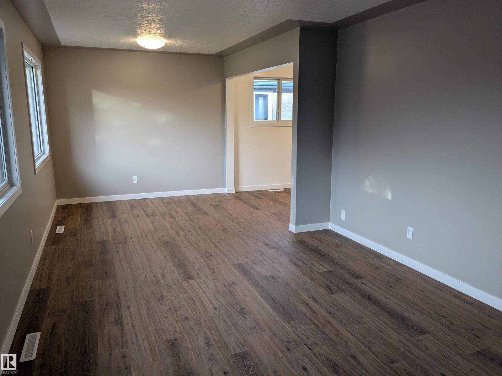 13636 135a Av Nw, Edmonton, Alberta  T5L 3Z9 - Photo 3 - E4491275