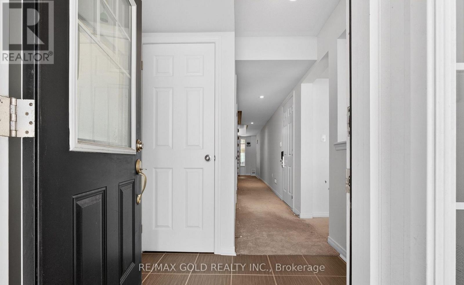 846 Atwater Path, Oshawa, Ontario  L1J 0E8 - Photo 4 - E13228758