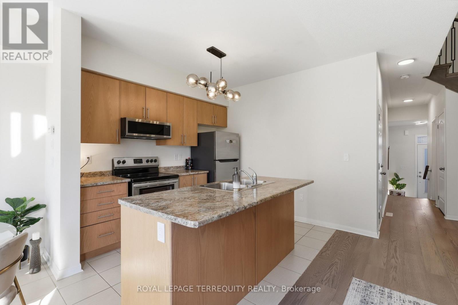2563 Winter Words Drive, Oshawa, Ontario  L1L 0S9 - Photo 11 - E13228782