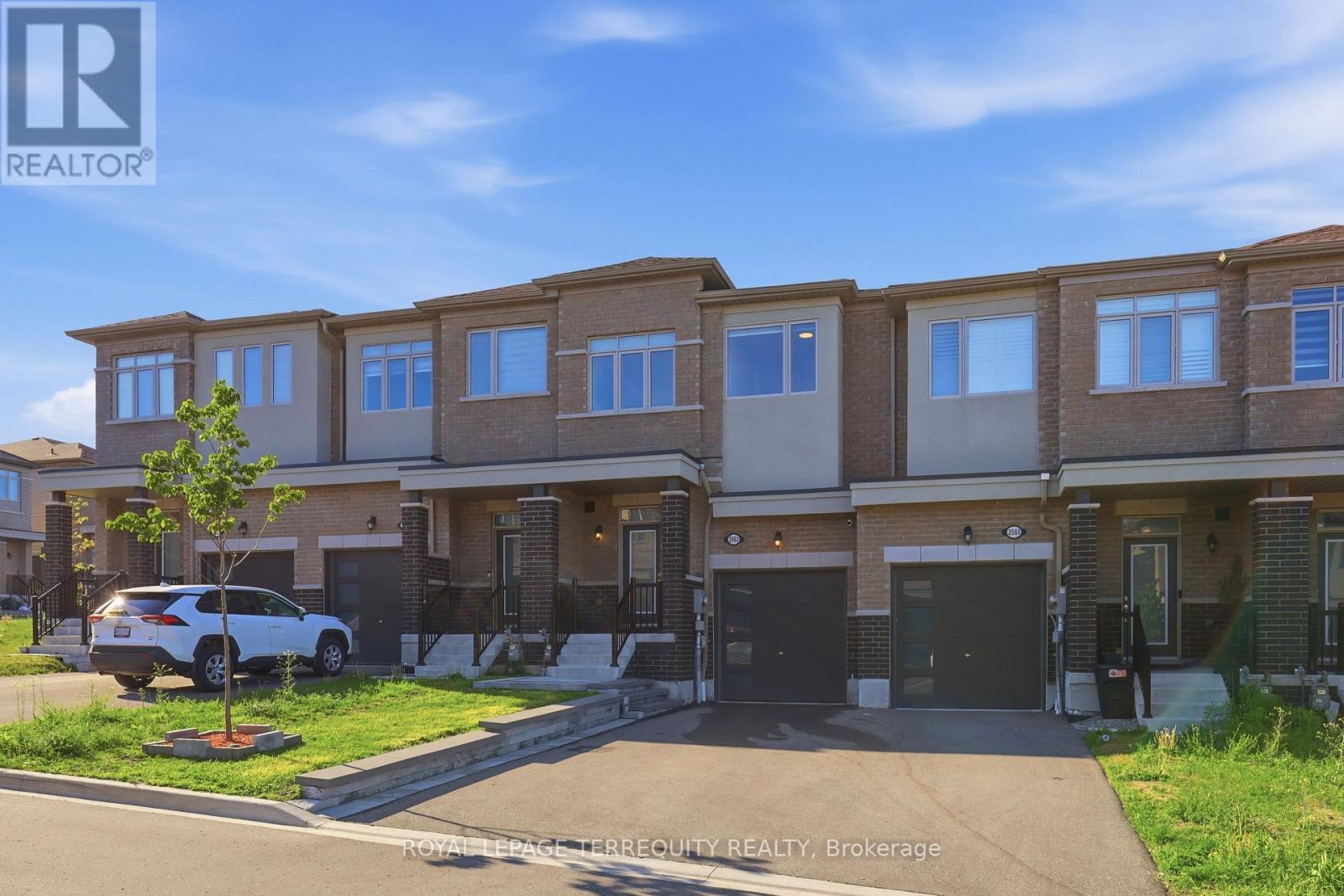 2563 Winter Words Drive, Oshawa, Ontario  L1L 0S9 - Photo 2 - E13228782