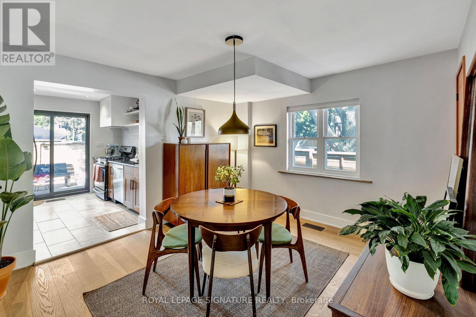 190 Alton Avenue, Toronto, Ontario  M4L 2M5 - Photo 6 - E13228950