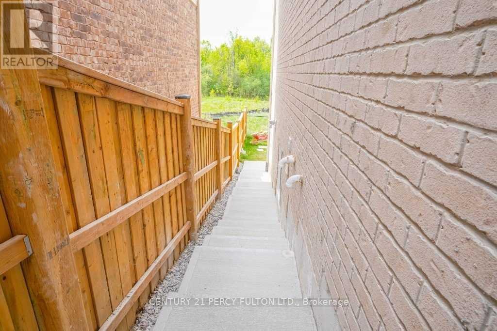 Bsmt - 1040 Foxtail Crescent, Pickering, Ontario  L1X 0E7 - Photo 2 - E13228978