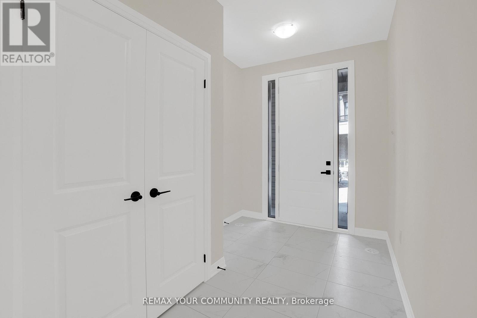 83 Archambault Way, Vaughan, Ontario  L4L 1A6 - Photo 3 - N13228800