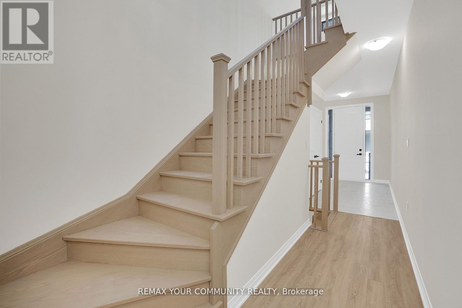 83 Archambault Way, Vaughan, Ontario  L4L 1A6 - Photo 4 - N13228800