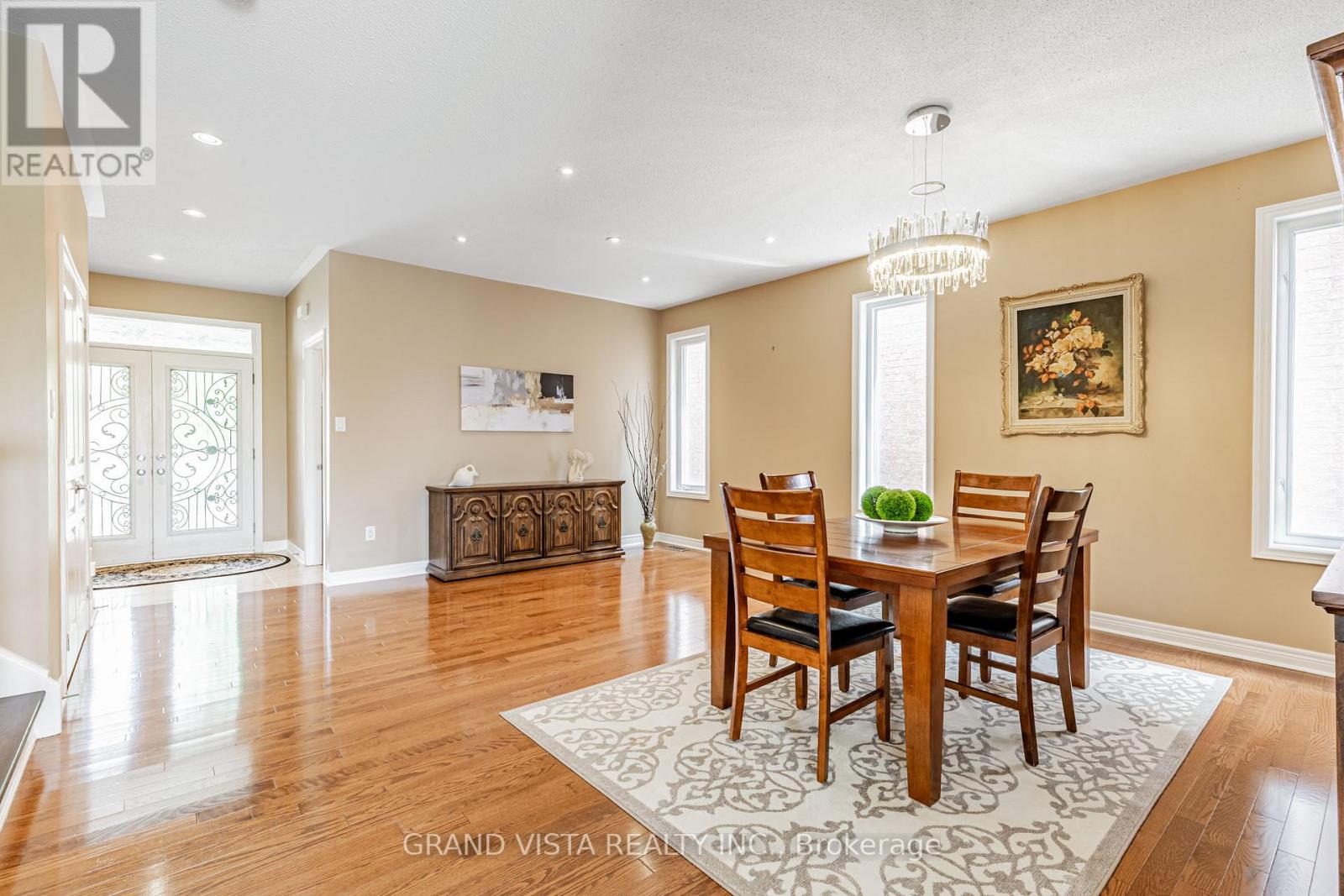 31 Routledge Drive, Richmond Hill, Ontario  L4E 0C4 - Photo 4 - N13229018