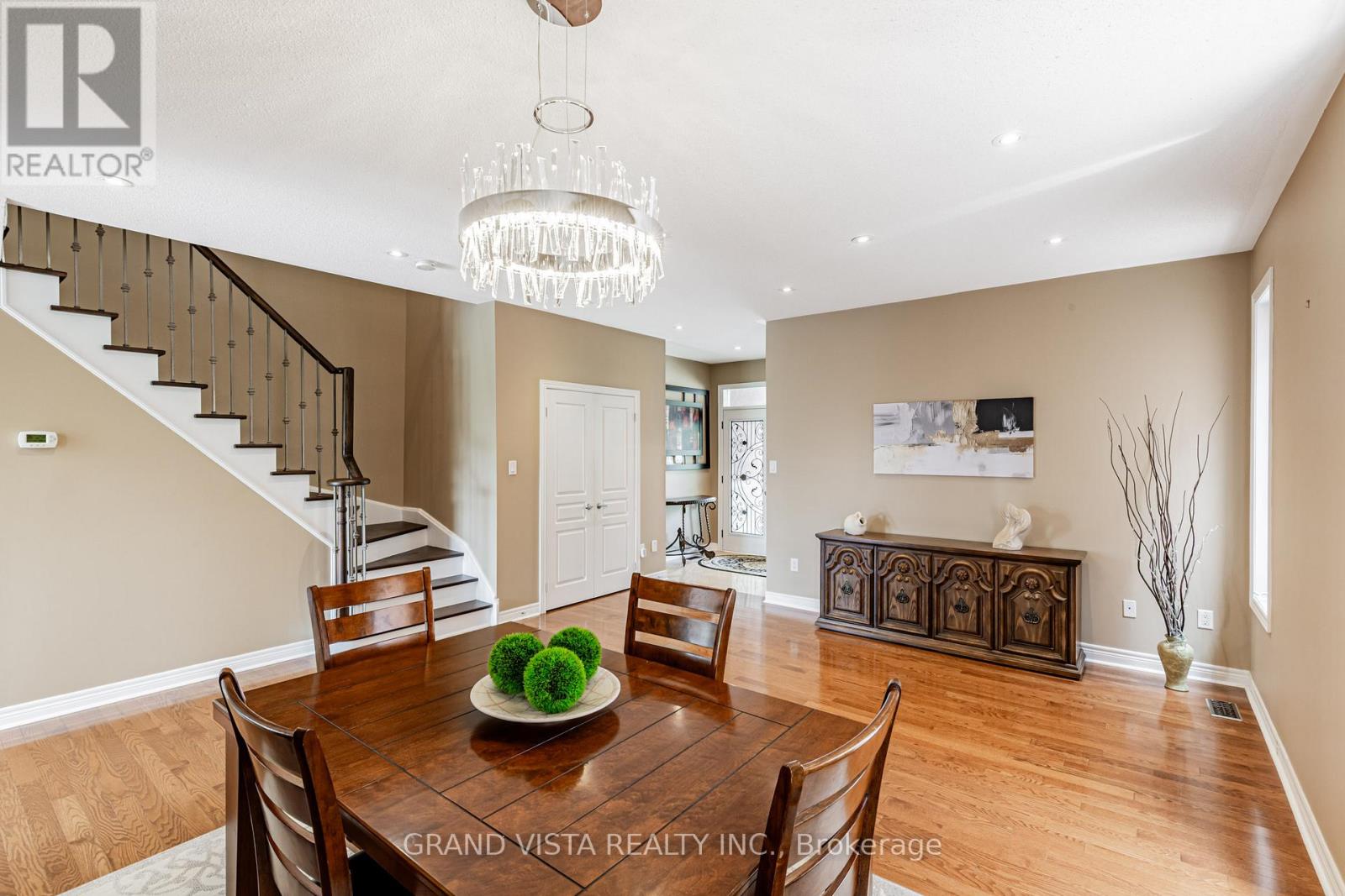 31 Routledge Drive, Richmond Hill, Ontario  L4E 0C4 - Photo 5 - N13229018