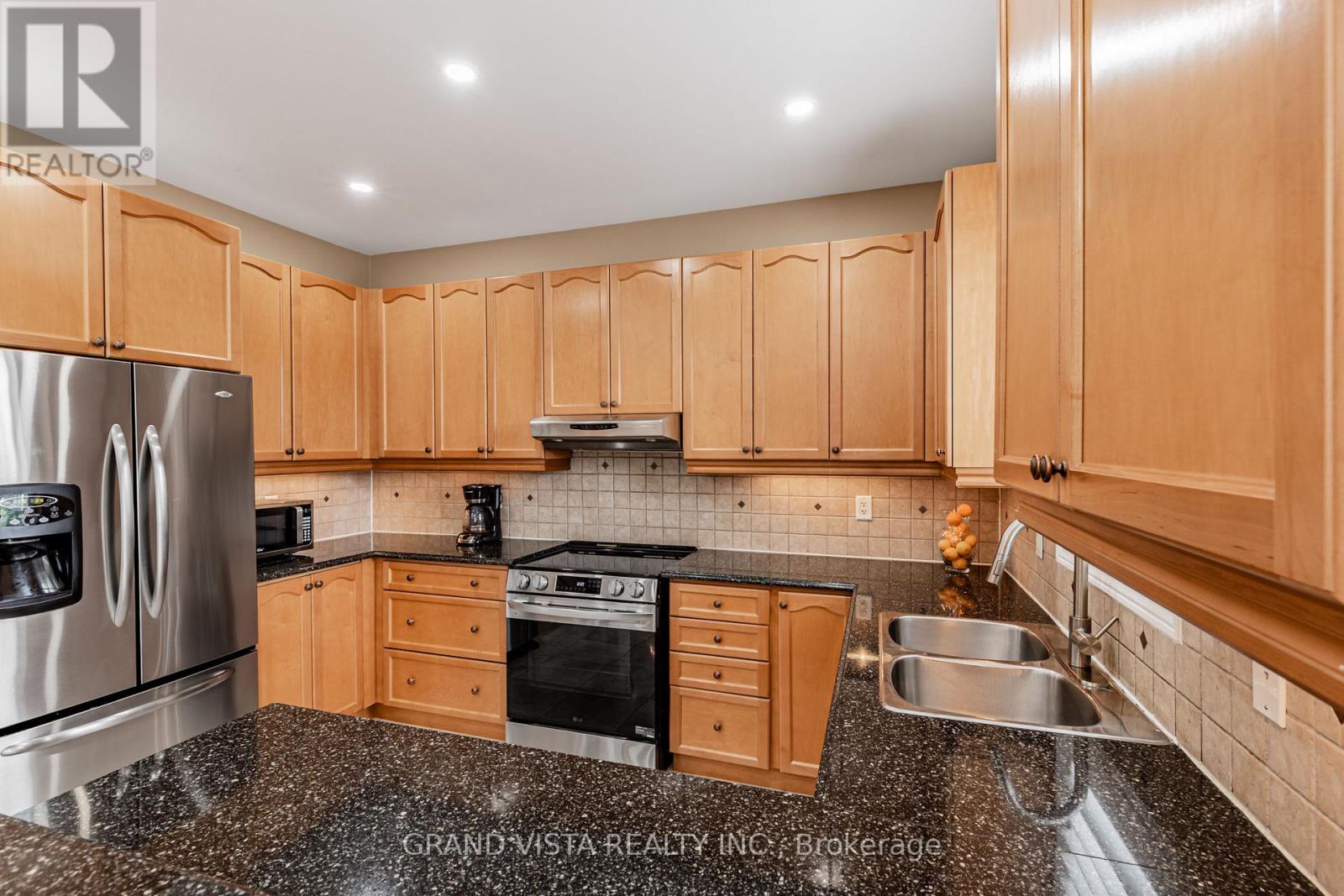 31 Routledge Drive, Richmond Hill, Ontario  L4E 0C4 - Photo 8 - N13229018