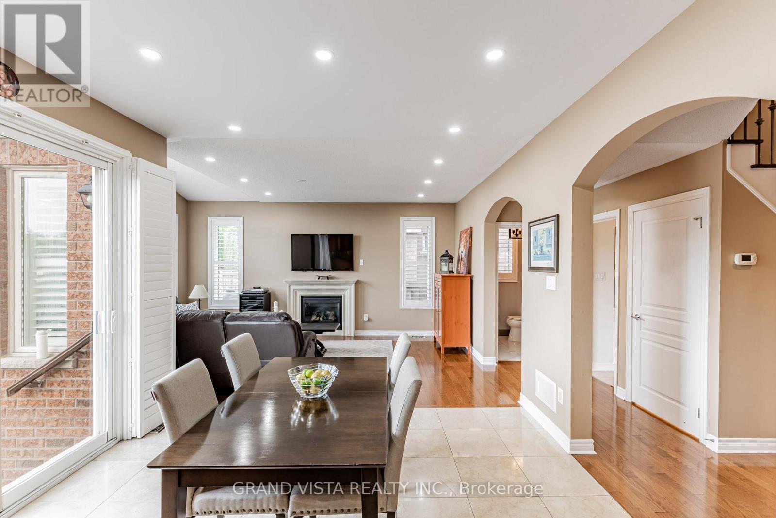 31 Routledge Drive, Richmond Hill, Ontario  L4E 0C4 - Photo 9 - N13229018
