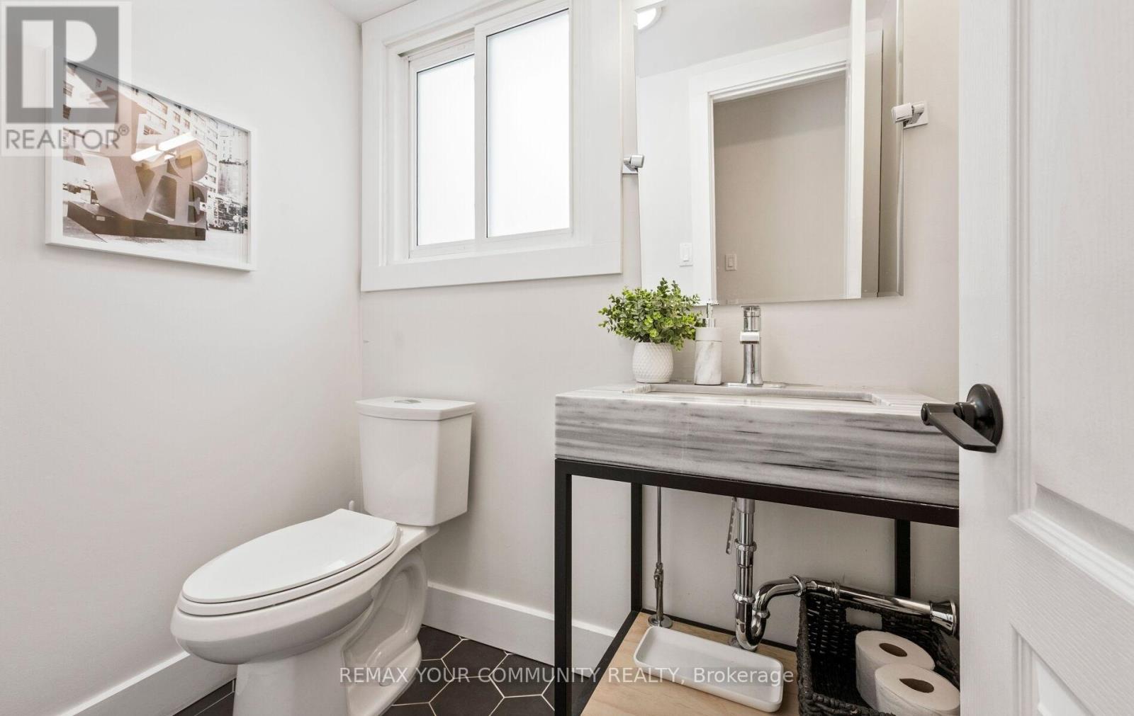 24 Hawthrone Lane, Aurora, Ontario  L4G 3K6 - Photo 21 - N13229044