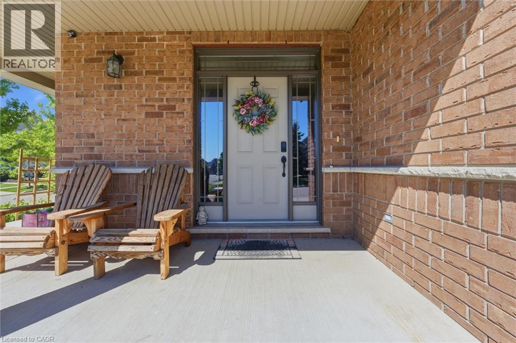 901 Valebrook Court, Kitchener, Ontario  N2A 0E5 - Photo 2 - 40831640