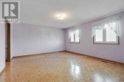 35 Kingsplate Crescent, Toronto, Ontario  M9W 6X5 - Photo 11 - W13228714